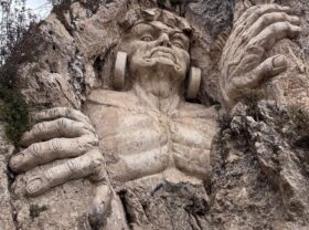 Apukunaq Tianan “La morada de los dioses”