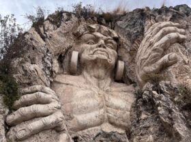  Apukunaq Tianan   “The abode of the gods”